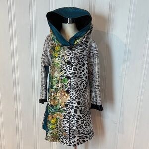 Reversible Pleated Windbreaker / Raincoat - Size Medium to Large (estimated)